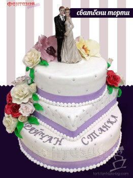 Сватбена торта на три етажа с рози и младоженци 2